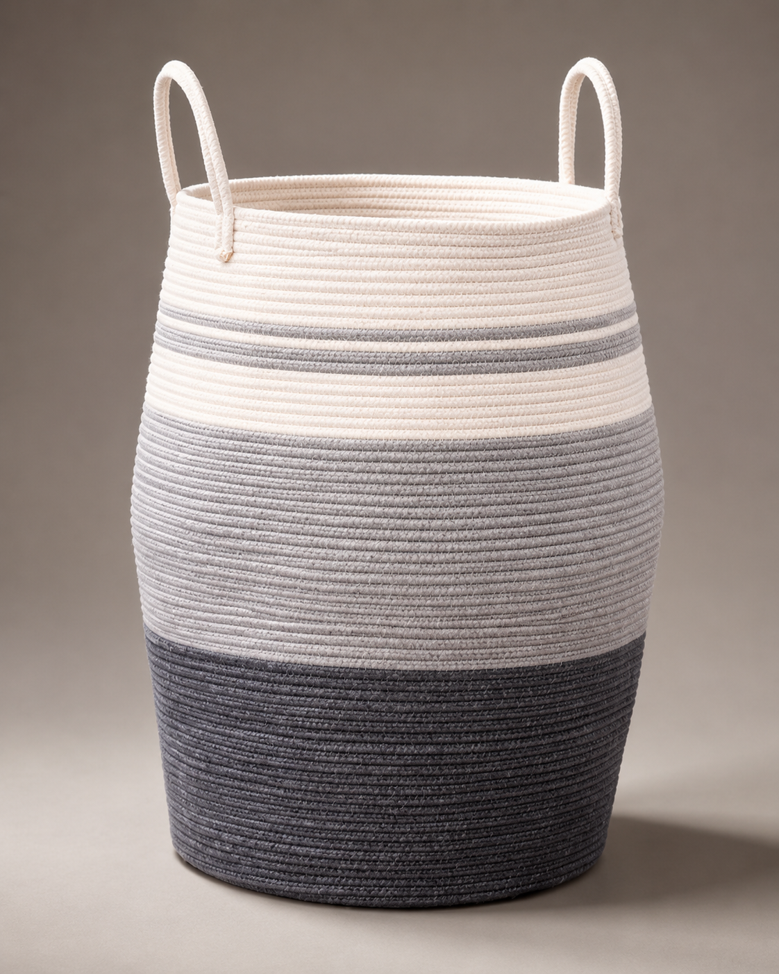 Premium Oversized Wicker Storage Basket - detail